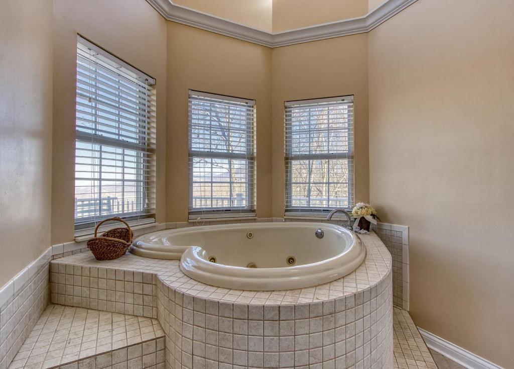 Ober Hideaway, Hot Tub, Wifi, 1089 Free Tickets Each Paid Day, Dollywood And More Gatlinburg Εξωτερικό φωτογραφία