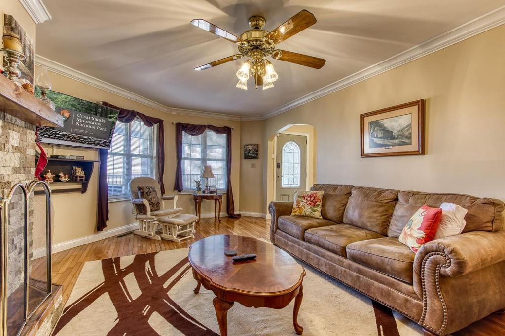 Ober Hideaway, Hot Tub, Wifi, 1089 Free Tickets Each Paid Day, Dollywood And More Gatlinburg Εξωτερικό φωτογραφία